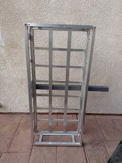 HITCH MOUNT CARGO CARRIER