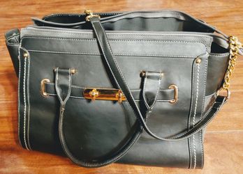 Dog purse carrier.. Brand new..