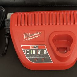 Milwaukee M12 Battery Charger