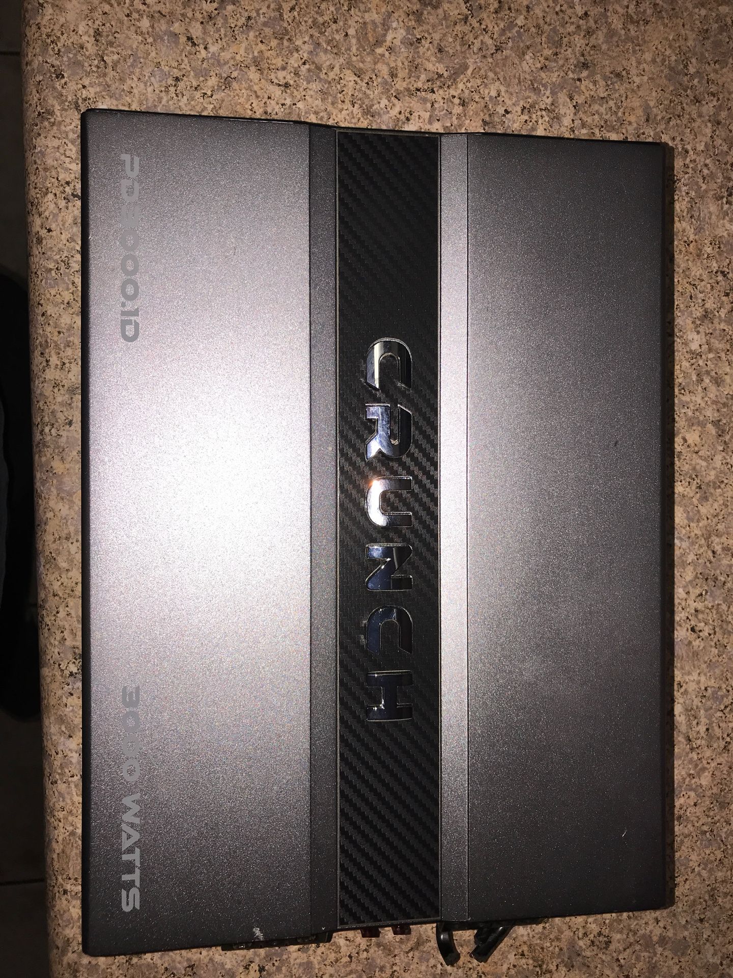 Crunch 3000 watt amplifier