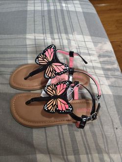 Girls sandals size 1