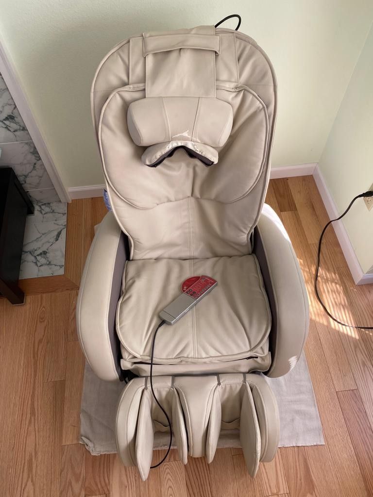 Inada Massage Recliner Chair for Sale in Bellevue, WA OfferUp