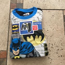 NWT Batman fleece 2 pcs pjs set Size 4/5 6/7 8 10/12
