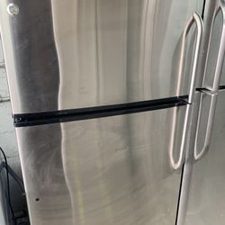 ge 33 inches top freezer stainless  