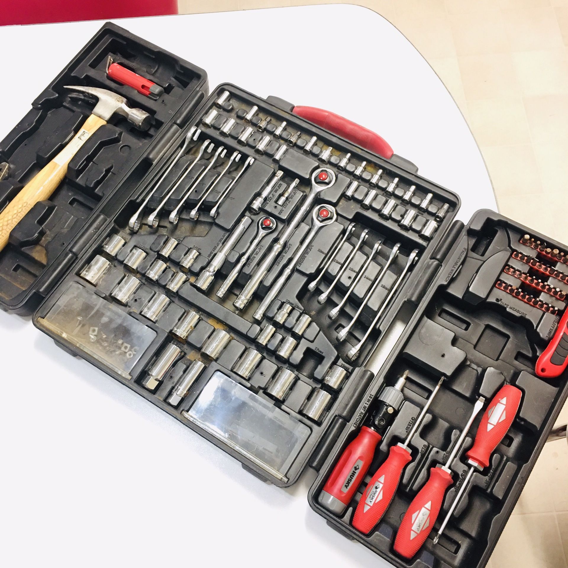 Husky large mechanic homeowners hand tool set with case