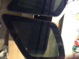 Rear side window 2003 Ford escape