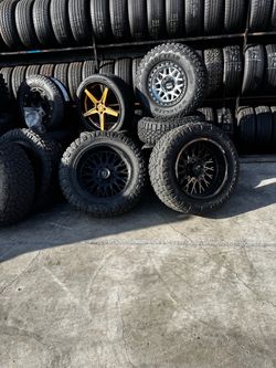 22x12  fitapaldi rims 37 inch tires