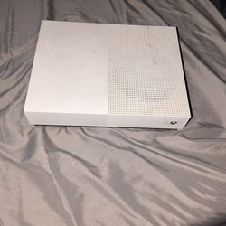 Xbox One With Wall Mount