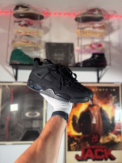 Jordan 4 Black Cat 2025 Size 11 VNDS