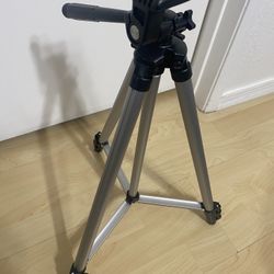 Samsonite Lightweight Photo/Video Tripod 