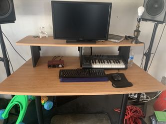 Workstation/Music production Desk