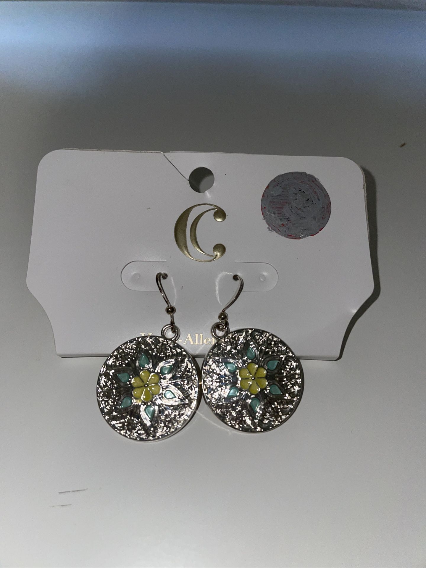 NWT Charming Charlie Silver Dangle Earrings Hypo Allergenic Bahama Babe Dangle