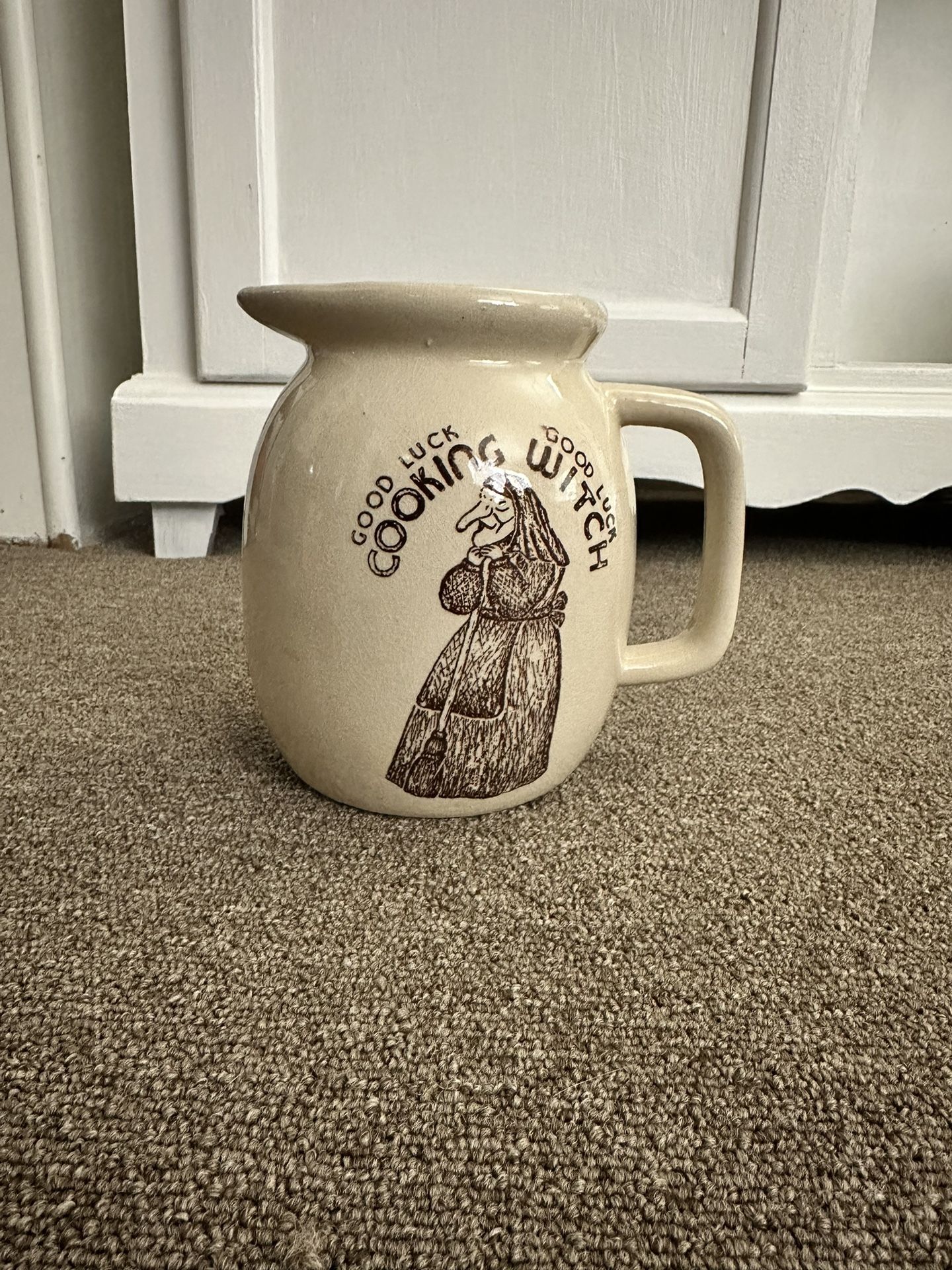 Old Looks Vase/pitcher