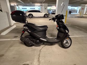 Genuine Buddy 50 Scooter with Top Case