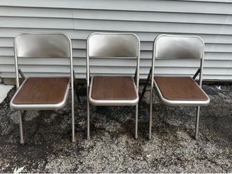 3 foldable chairs