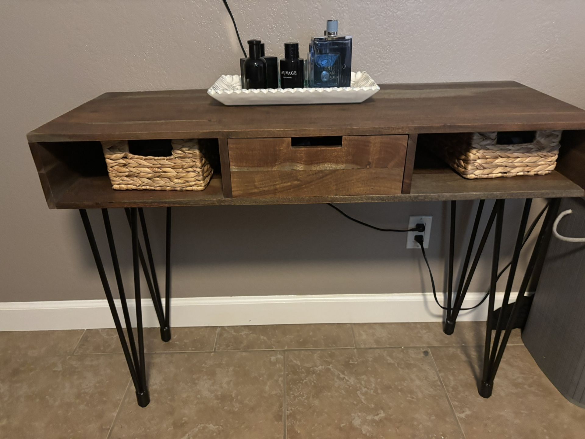 Accent Table