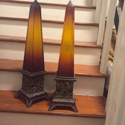 Obelik Spiritual Statues