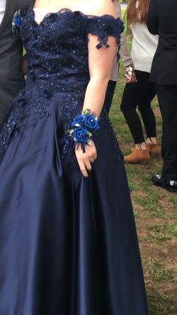 Girls Prom Dress for girls with measurements: B-42”/ W-33”/hips- 42”