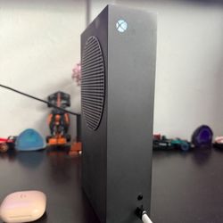 Xbox Series S 1 TB | barely used/need gone