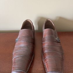 Men’s Shoes  (great Condition )