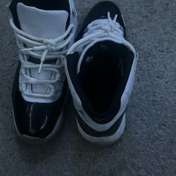 Jordan 11 black/white