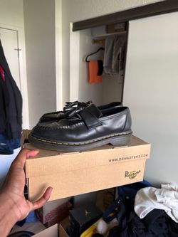 Dr. Martens Black Leather Tassel Loafers size 10