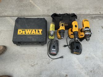 DeWALT Drills 3 And RYOB 1 Drill Read Description