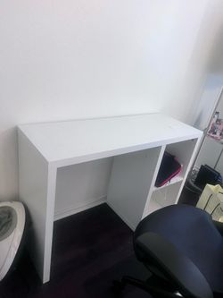 White computer study desk