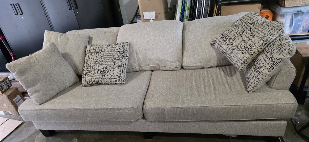 Couch (Convertible Bed)