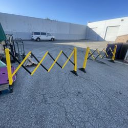 2 Gates - 9 Feet x 3.25 Feet Expandable Gate