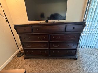 Dresser
