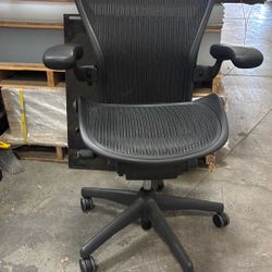 Aeron Chair In Perfect Conditions As A New 450 Or Best Offer