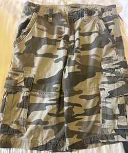 military camo cargo shorts 