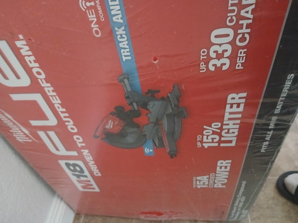 Brand New Milwaukee M18 Fuel 18v Lithium iron Bushless 12in Cordless Dual Bevel Sliding compound Miter Saw Tool Only