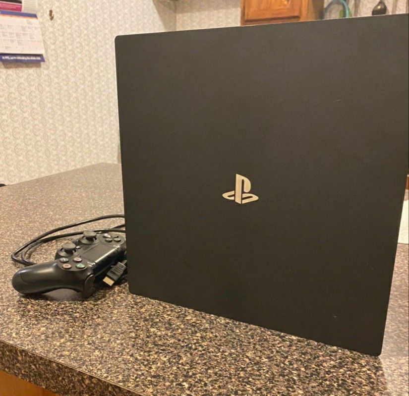 New PS4 Pro Black (1TB) HDMI Broken