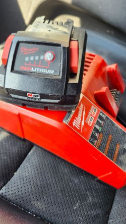 Milwaukee 3.0 M18 High Output w/ charger