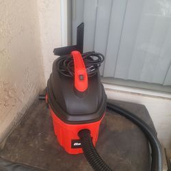 Shop vacuum