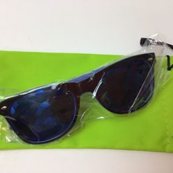 Sunglasses One Size Adults Kids New In Package With Soft Case Color Blue Accents
