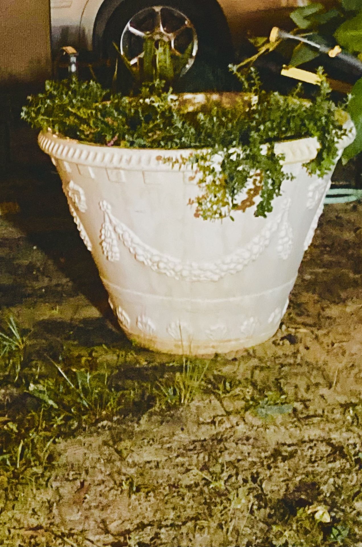 Large Round Flower Pot Holder