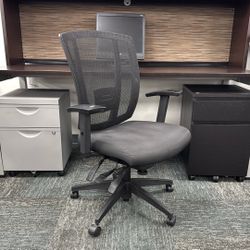 Office Chair / Task Chairs