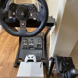  Logitech G920 Driving Force Racing Wheel and Pedals