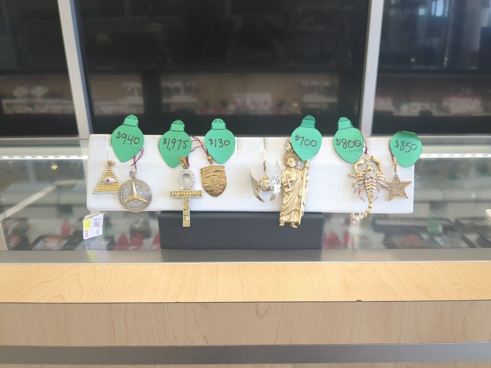 14k 10k Gold Pendant Different Grams Different Price Layaway Available 10% Down If You Interested Please Ask For Maribel Thank You