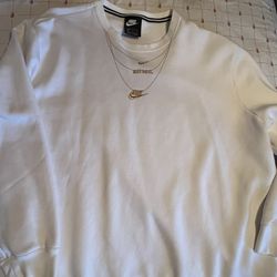 Nike Women’s Gold Chain Sweatshirt XL