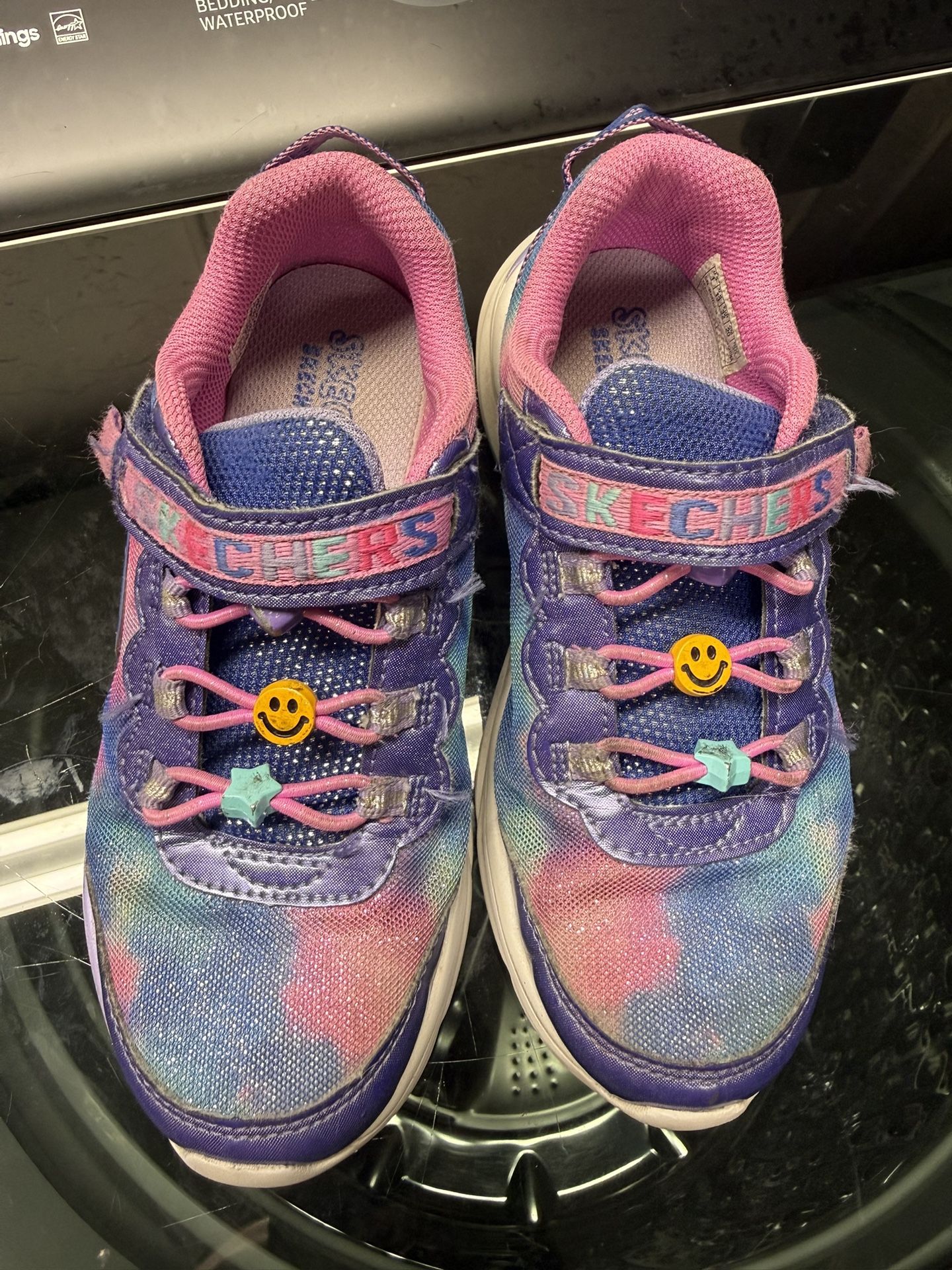 Skechers girl size US 1