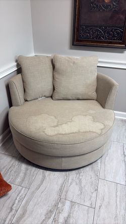 Round Swivel Accent Chair with Cushions