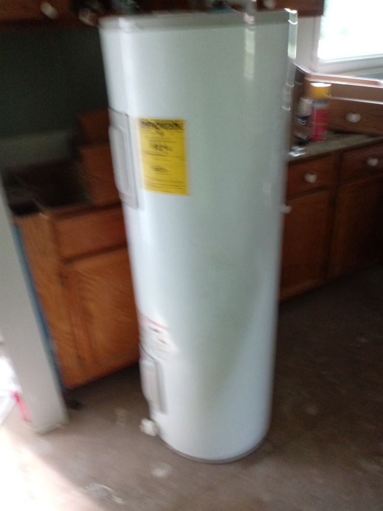 Hot water tank