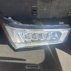 Acura MDX Headlight 