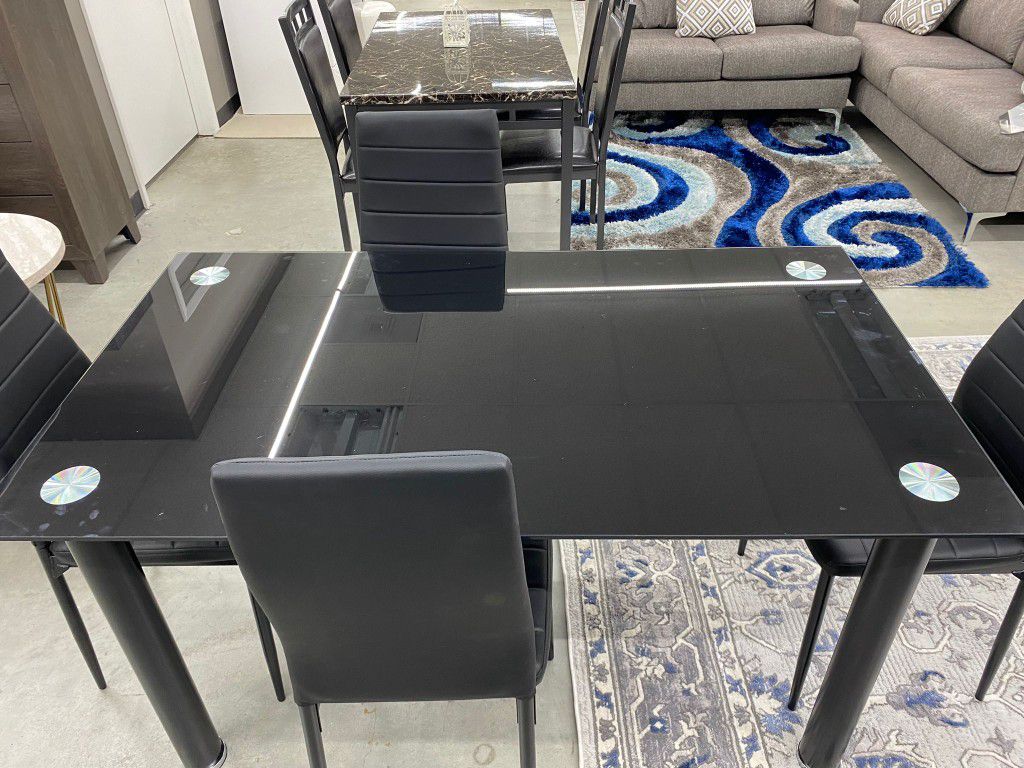 Dining Table 4 Chairs $299