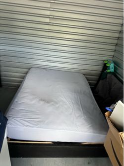 Queen size bed!