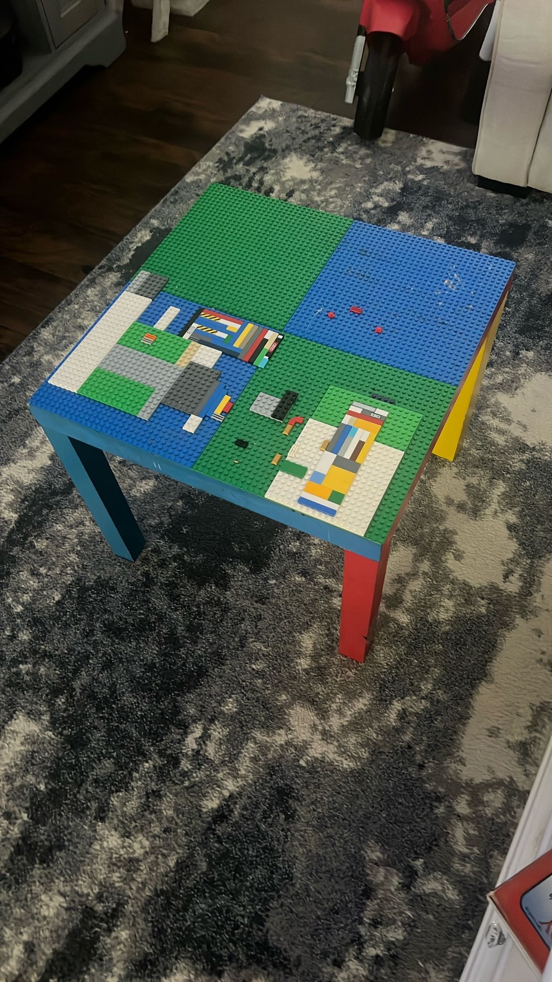 Lego table